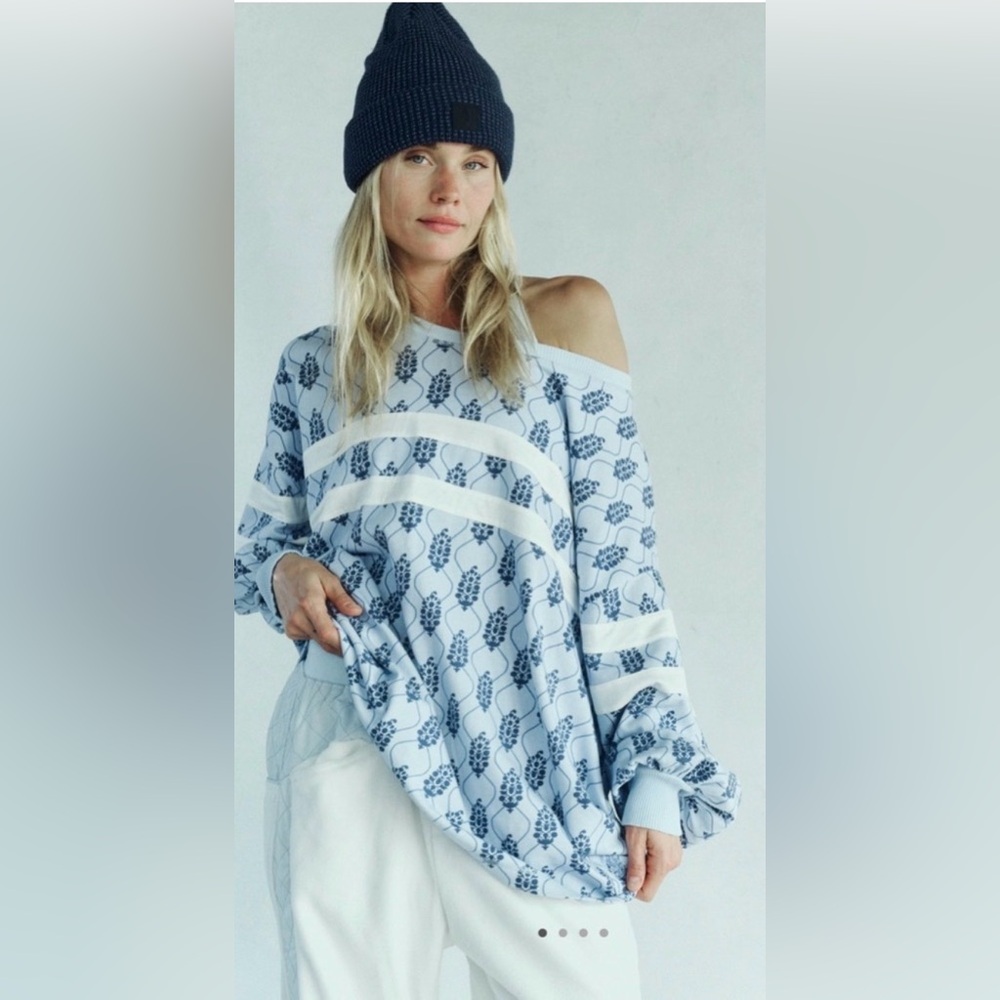 NWT FP Movement Post Up Logo Layer
